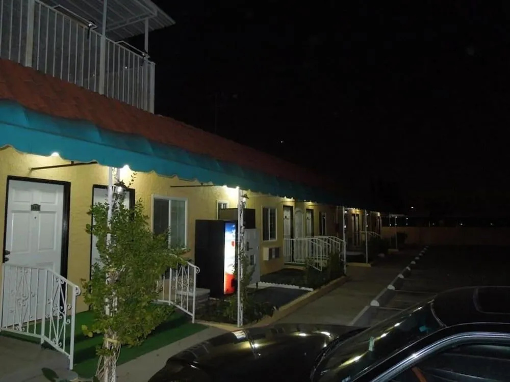 photo 1 of Southern Motel