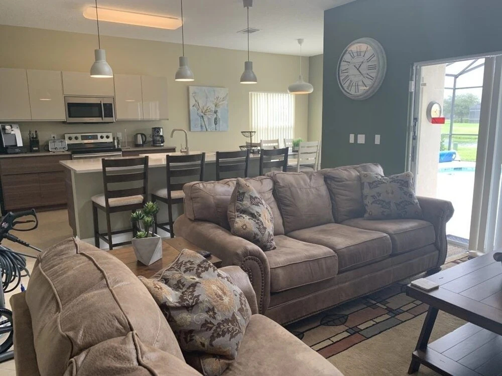 photo 1 of Spacious 5br, 3.5ba W/ 2 Living Areas 5 Bedroom Villa