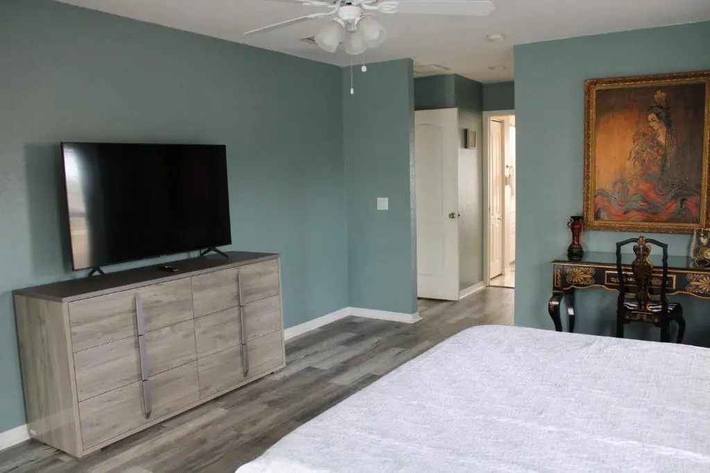 photo 1 of Spacious and private pool house, 15 min to beach