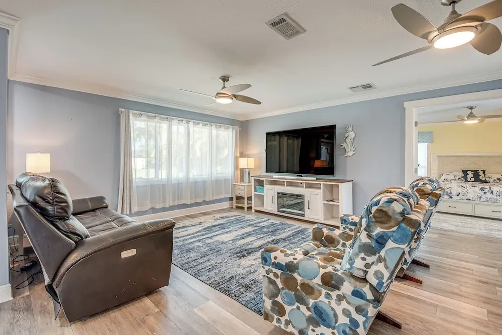 photo 1 of 5 Mi to Beaches: Spacious Bradenton Home!