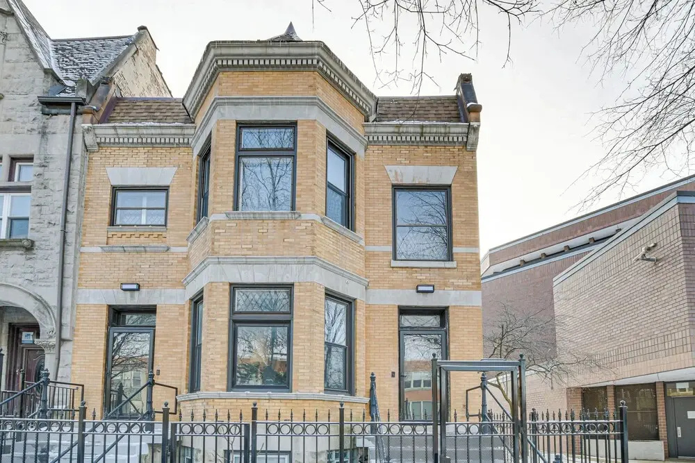 photo 1 of Spacious Condo w/ Deck ~ 3 Mi to Downtown Chicago!