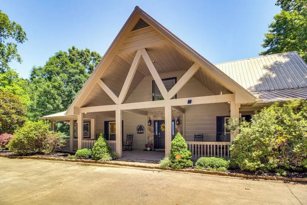 photo 1 of Ellijay Cabin w/ Hot Tub & Mountain Views