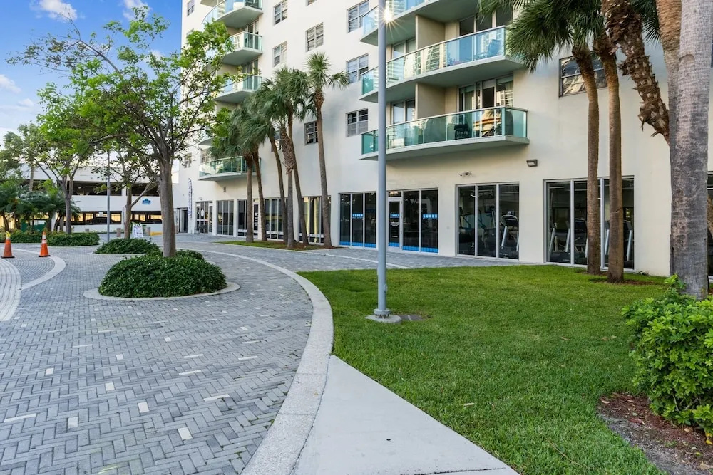 photo 1 of Luxury 1BR Condo in Sunny Isles Beach Resort Str2071 by Redawning