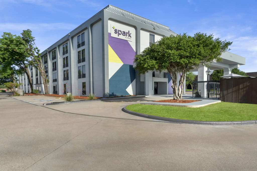 photo 1 of Spark By Hilton Grand Prairie