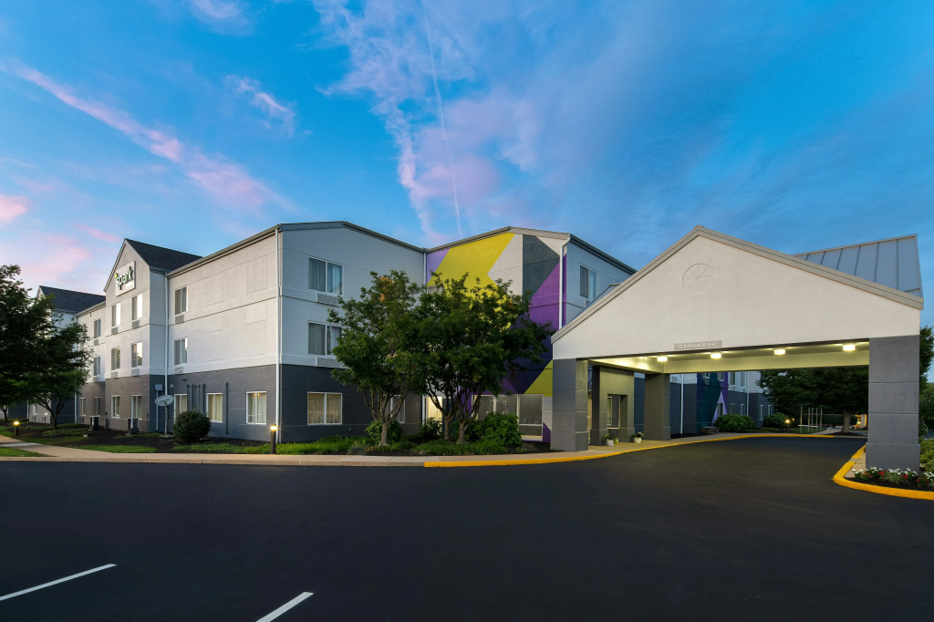 photo 1 of Spark by Hilton Lancaster