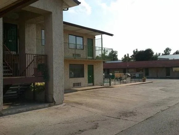 photo 1 of Springdale Inn