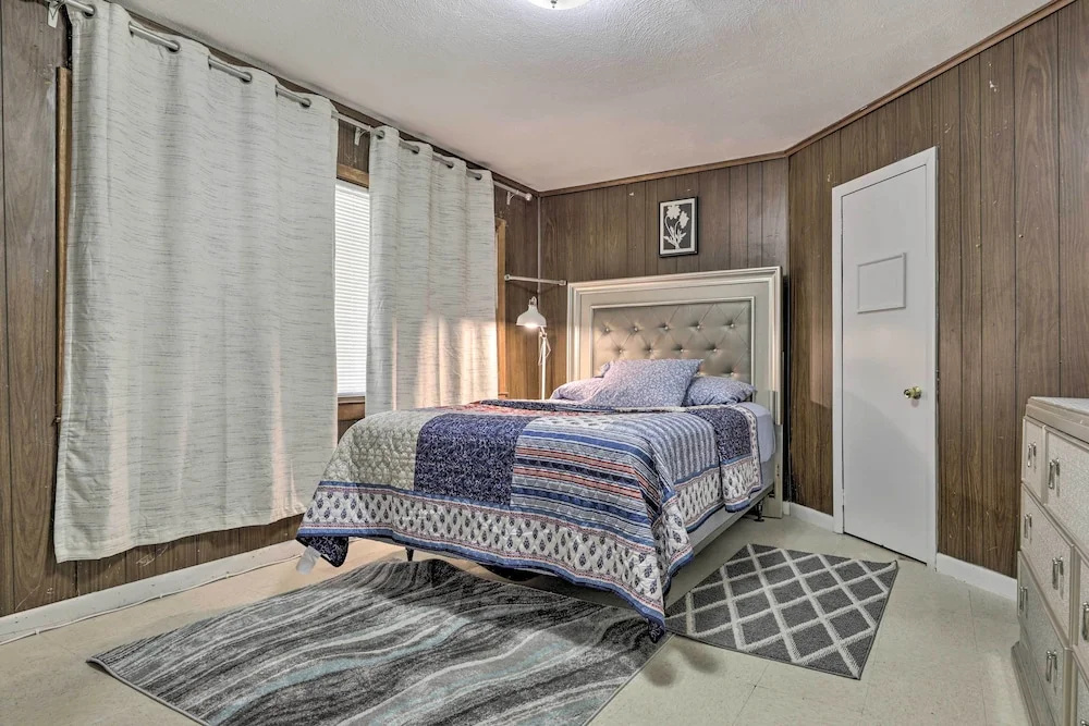 photo 1 of Springfield Vacation Rental: 1 Mi to Downtown