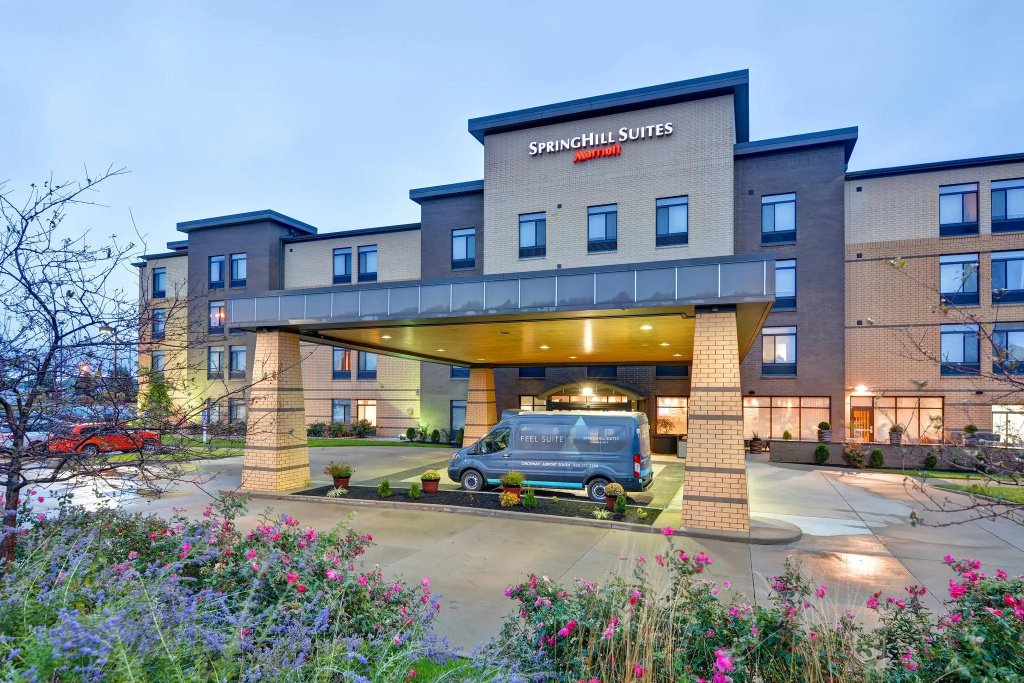 photo 1 of SpringHill Suites by Marriott Cincinnati Airport South