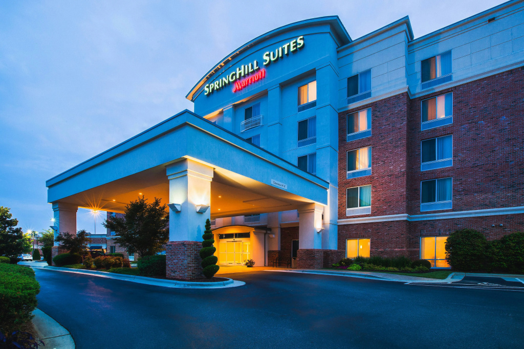 photo 1 of SpringHill Suites Charlotte Lake Norman/Mooresville