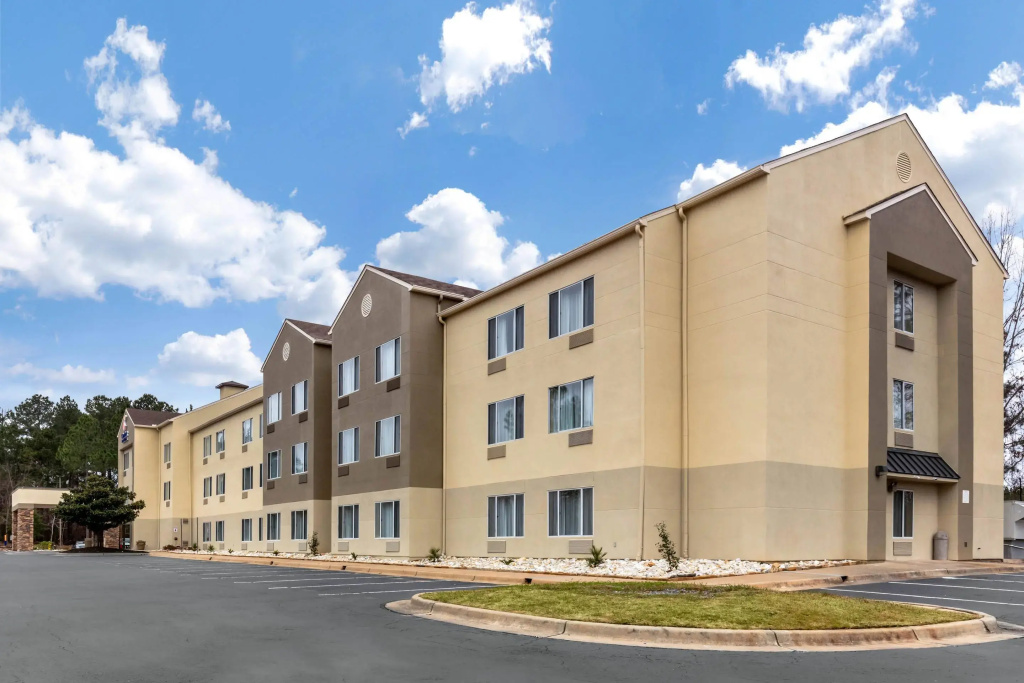 photo 1 of Comfort Inn & Suites Montgomery East Carmichael Rd