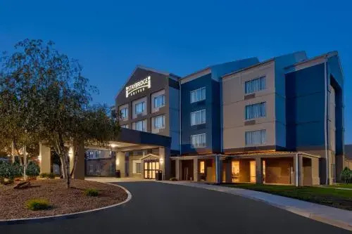 photo 1 of Staybridge Suites Pittsburgh Airport, An Ihg