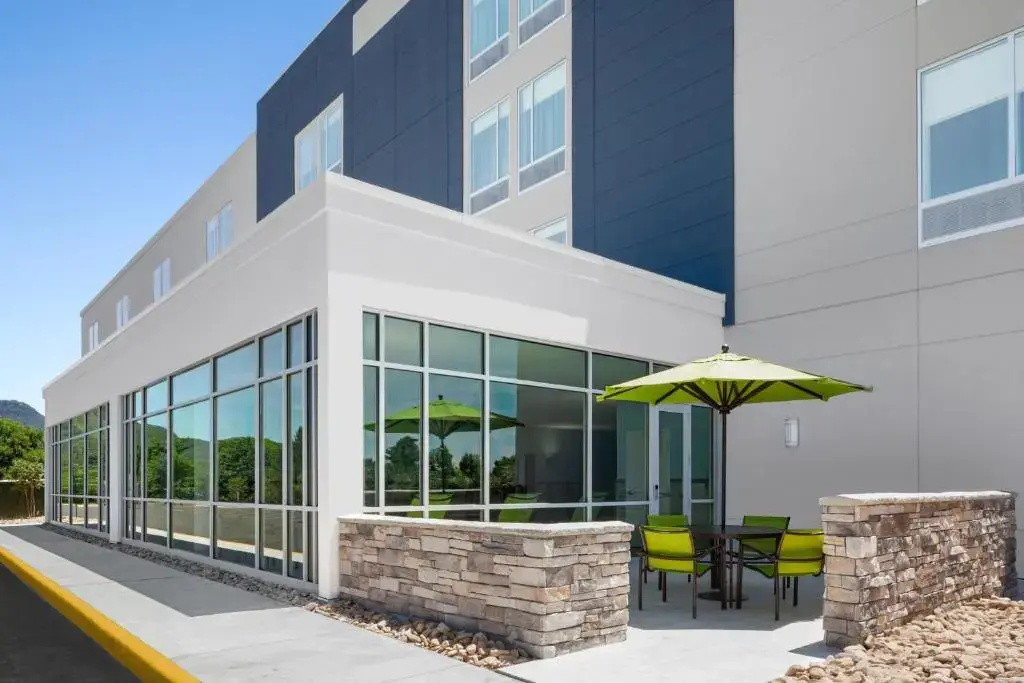 photo 1 of SpringHill Suites Roanoke North