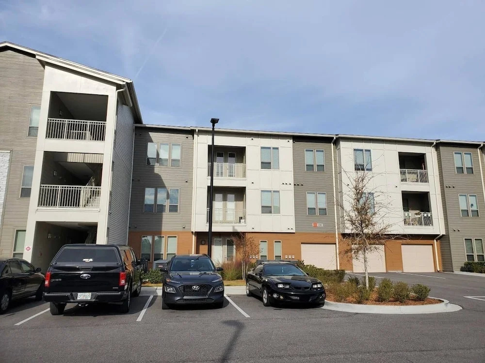 photo 1 of FRONTDESK The Point at Town Center Apts Jacksonville