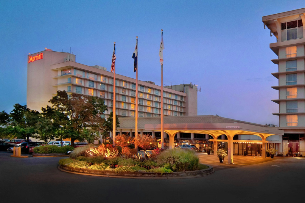 photo 1 of Marriott St. Louis Airport