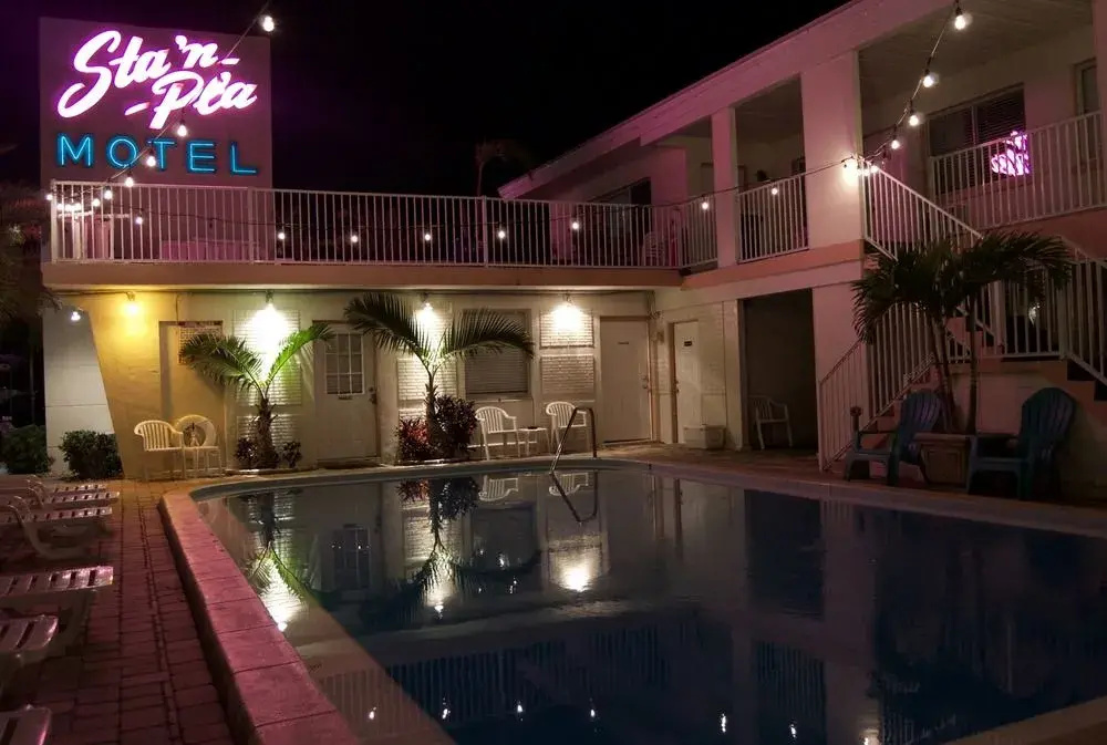 photo 1 of Sta 'n Pla Motel