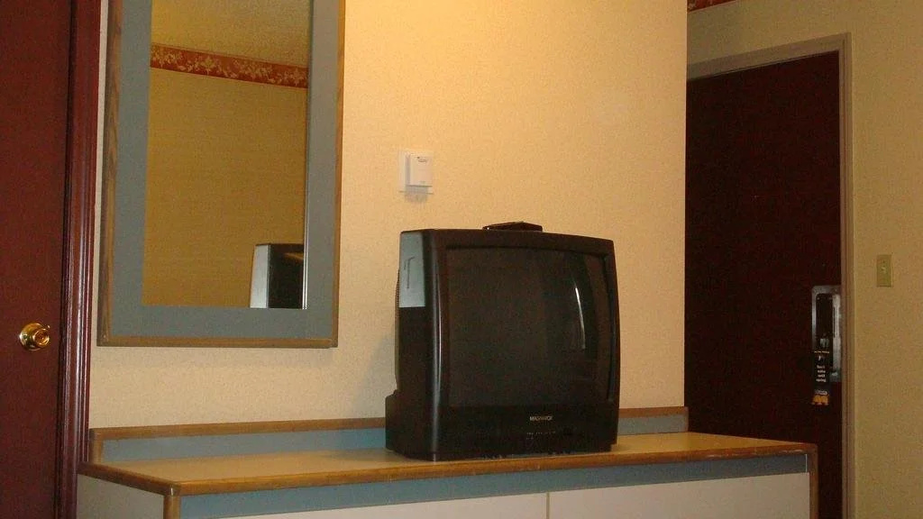 photo 1 of Stadium View Inn
