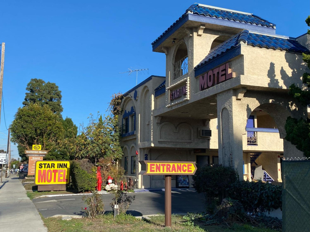 photo 1 of Star Inn Motel
