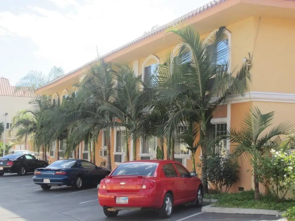 photo 1 of Starlight Inn Canoga Park