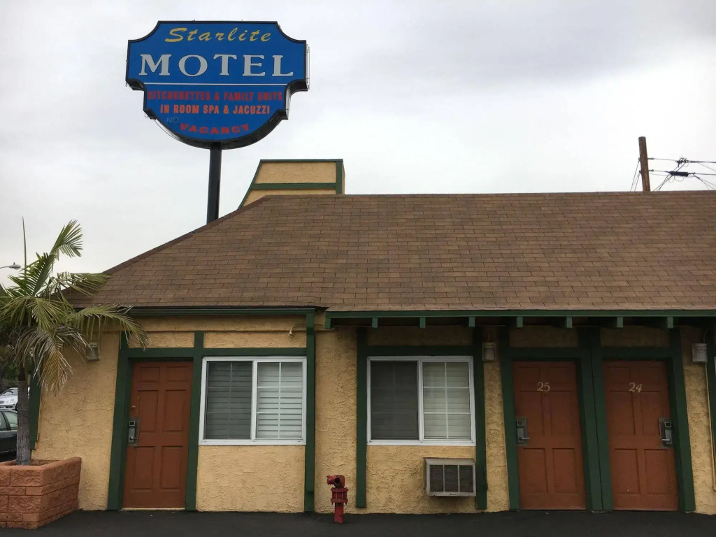 photo 1 of Starlite Motel