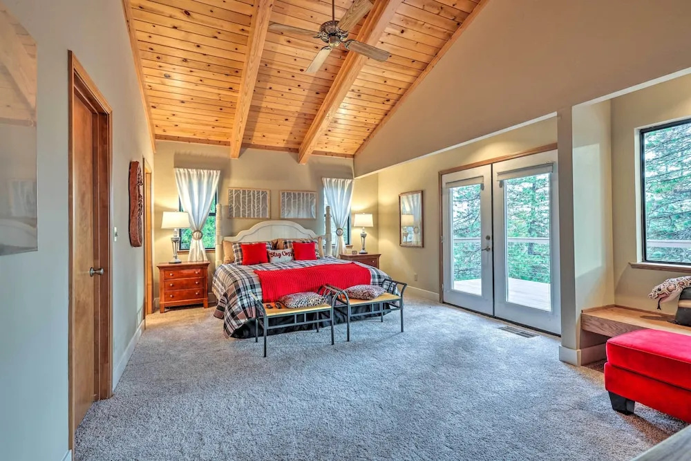 photo 1 of Deck & Views: Pet-friendly Starry Pines Cabin