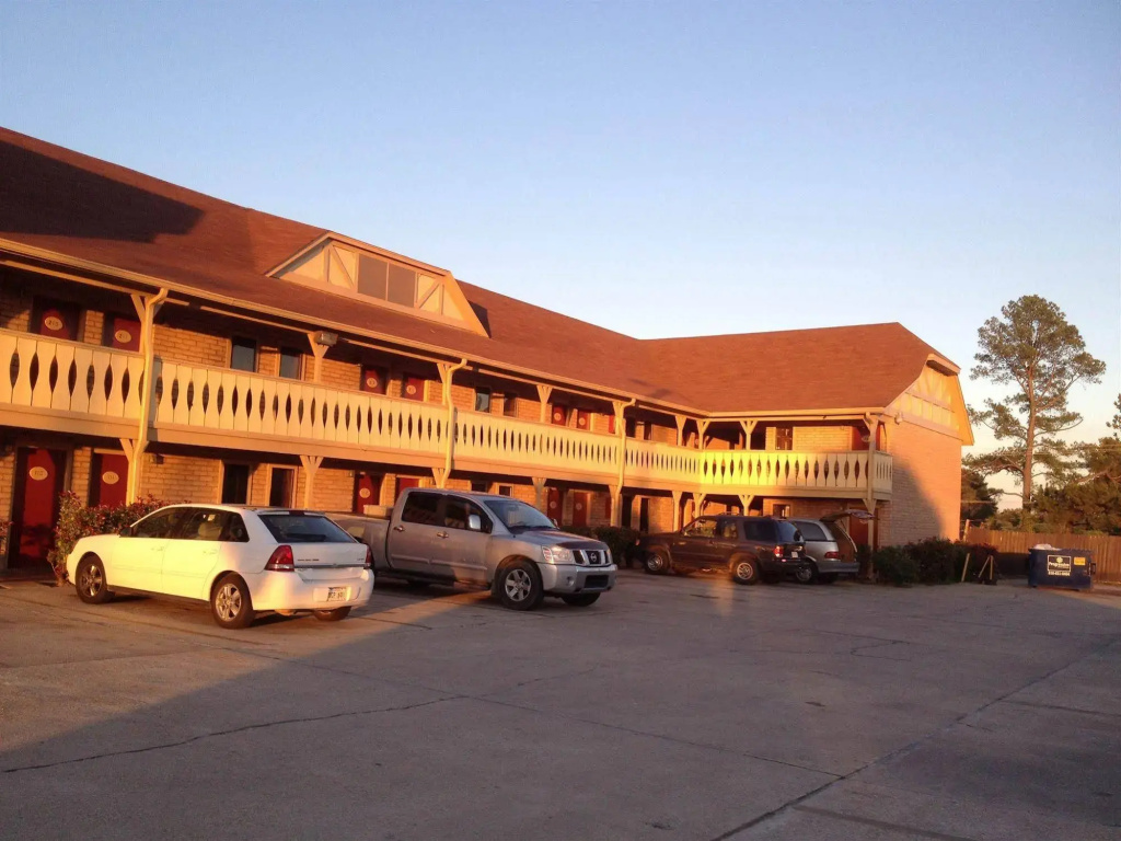 photo 1 of Red Roof Inn Monroe