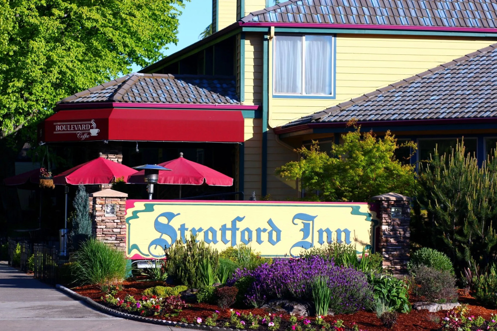 photo 1 of Stratford Inn