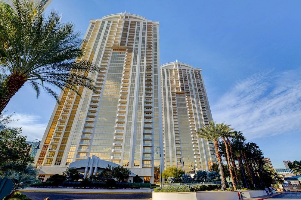photo 1 of Studio 25 HIGH FLR MGM Signature Balcony