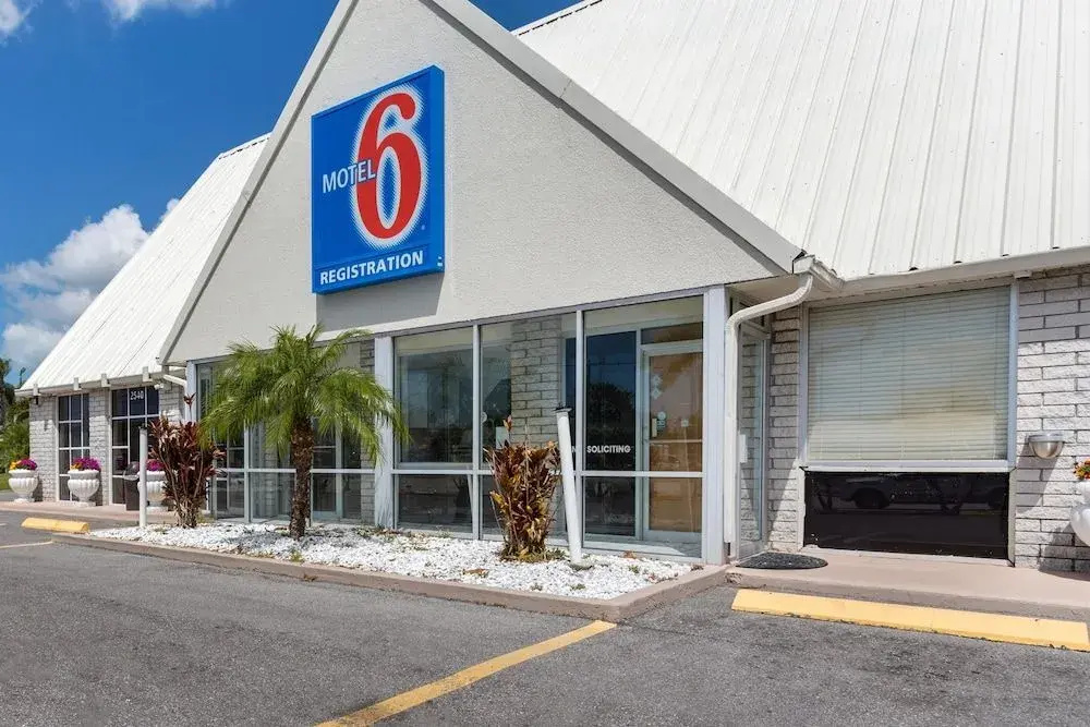 photo 1 of Studio 6 Englewood, FL