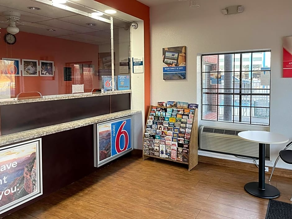 photo 1 of Studio 6 Houston, TX - Brookhollow