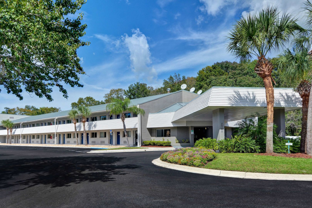 photo 1 of Studio 6 Extended Stay - Jacksonville, FL - Baymeadows