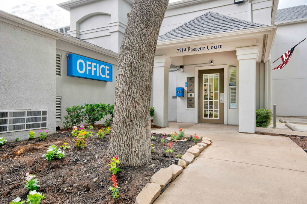 photo 1 of Studio 6 Extended Stay - San Antonio, TX - Medical Center