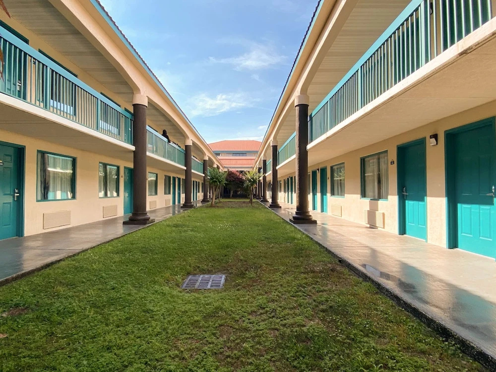 photo 1 of Studio 6 Extended Stay - Savannah, GA - Gateway & I-95