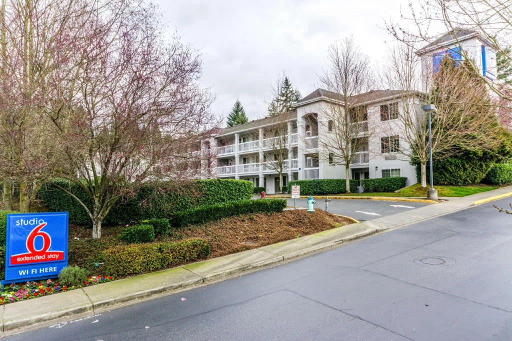 photo 1 of Studio 6 Mountlake Terrace, WA - Seattle