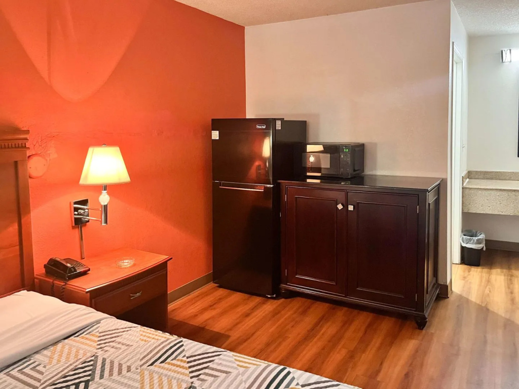 photo 1 of Studio 6 Suites Dayton, Oh - Englewood