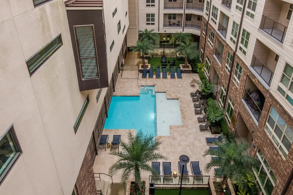 photo 1 of FRONTDESK 5755 Hermann Park Apts Downtown Houston