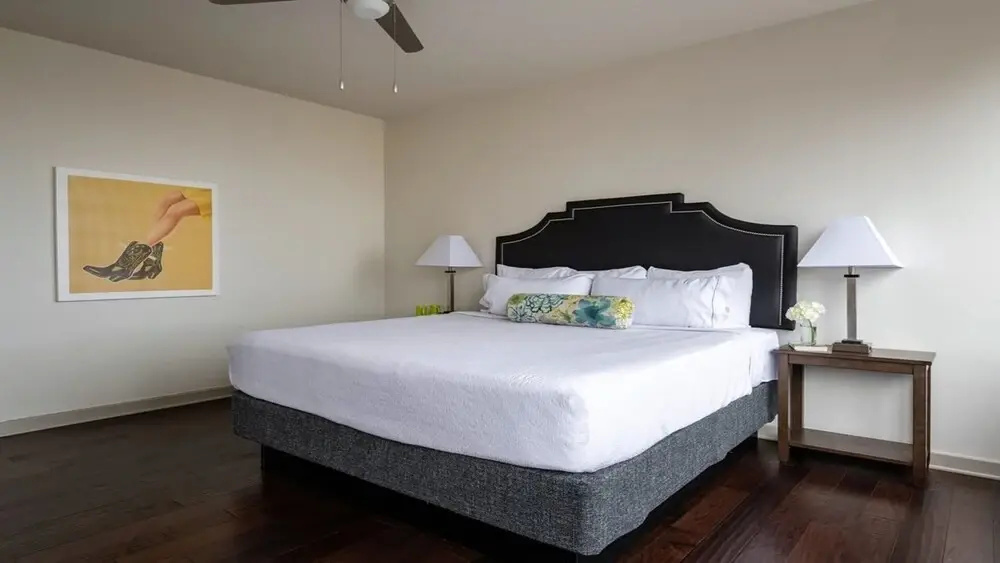 photo 1 of 16th FL Bold CozySuites w/pool, gym, roof #2