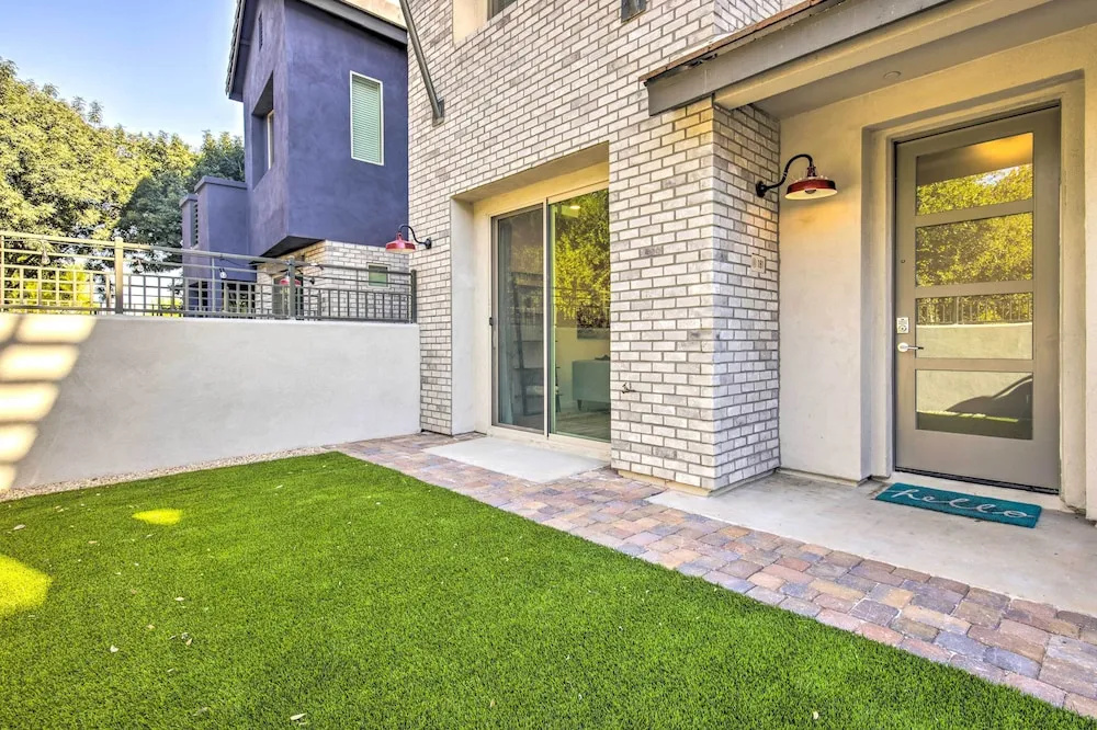 photo 1 of 6 Mi to Dtwn Chandler: Newly Built Townhome