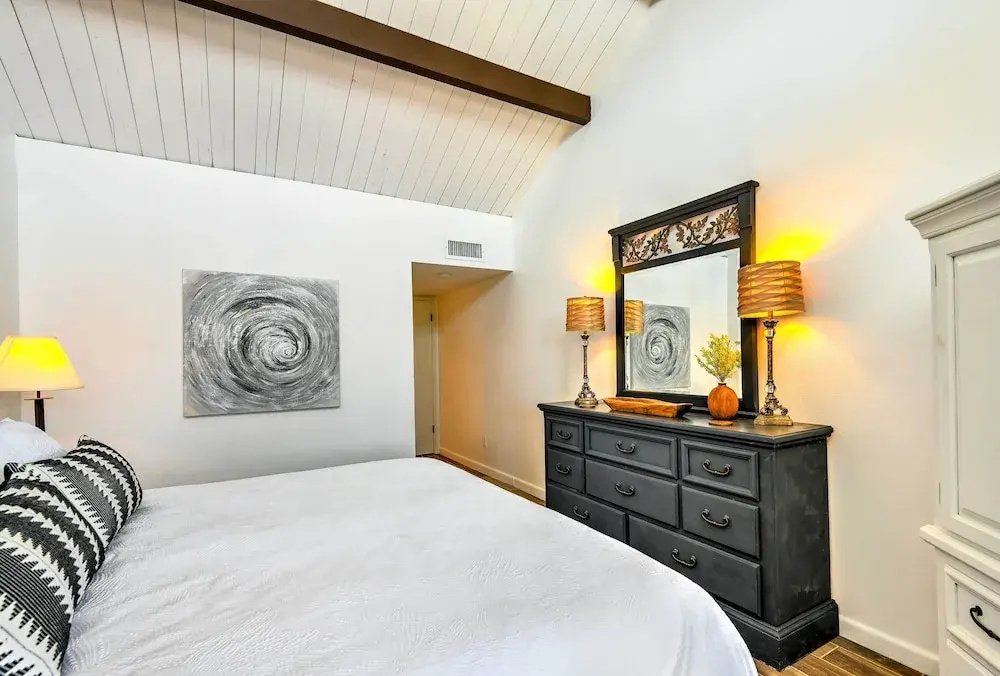 photo 1 of 3 Mi to Old Town: Scottsdale Condo w/ Pool & Lake