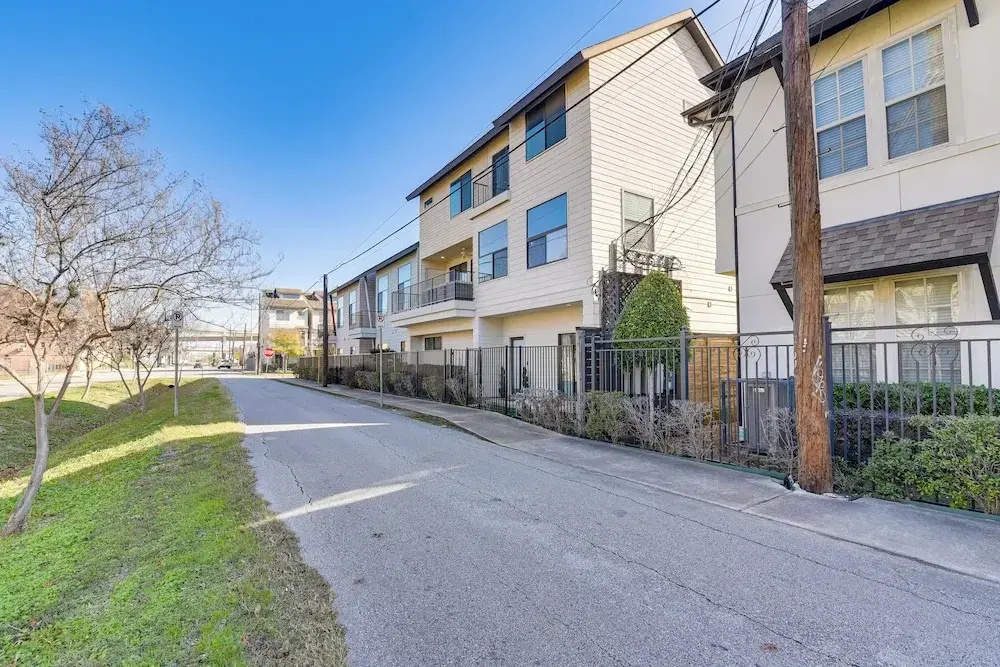photo 1 of Pet-friendly Houston Townhome: 2 Mi to Downtown