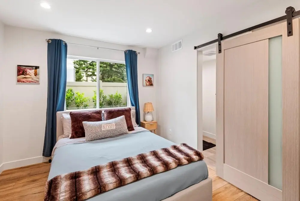 photo 1 of Stylish Sherman Oaks Townhouse W/ 3 Master Suites