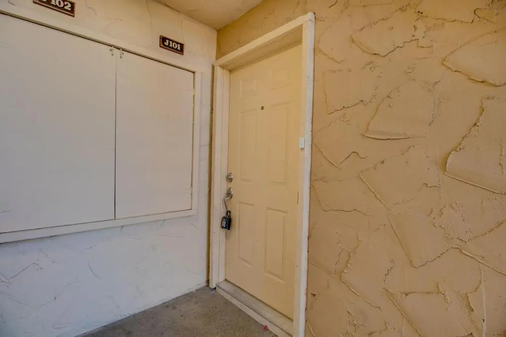 photo 1 of Stylish Updated 2 Bdrm Near Old Town Scottsdale!