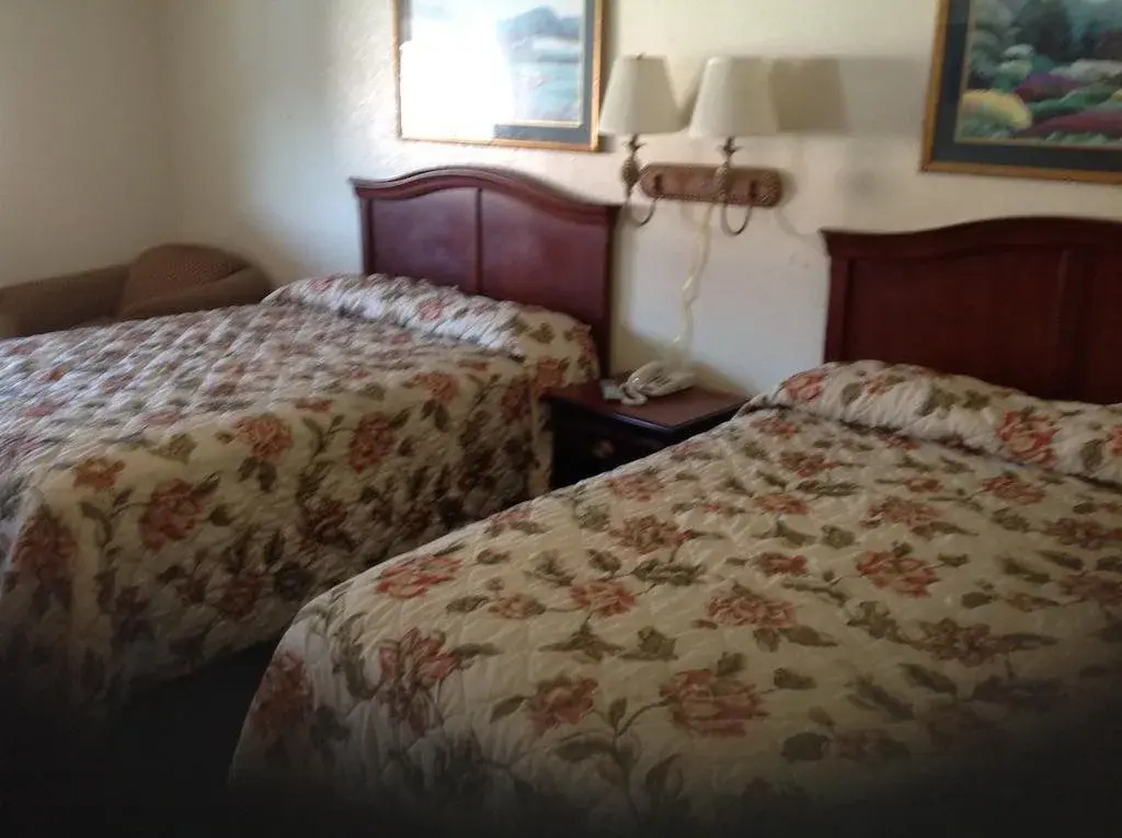 photo 1 of Summit Inn