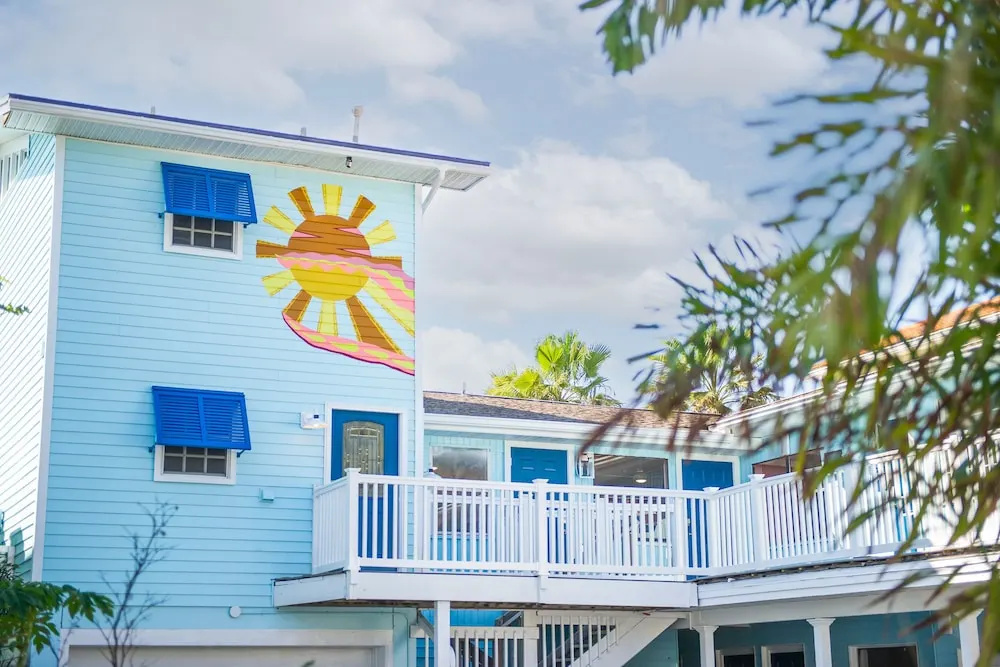 photo 1 of Sunburst Inn