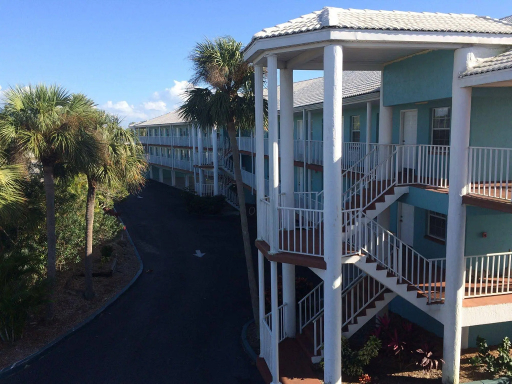 photo 1 of Sun Coast Inn