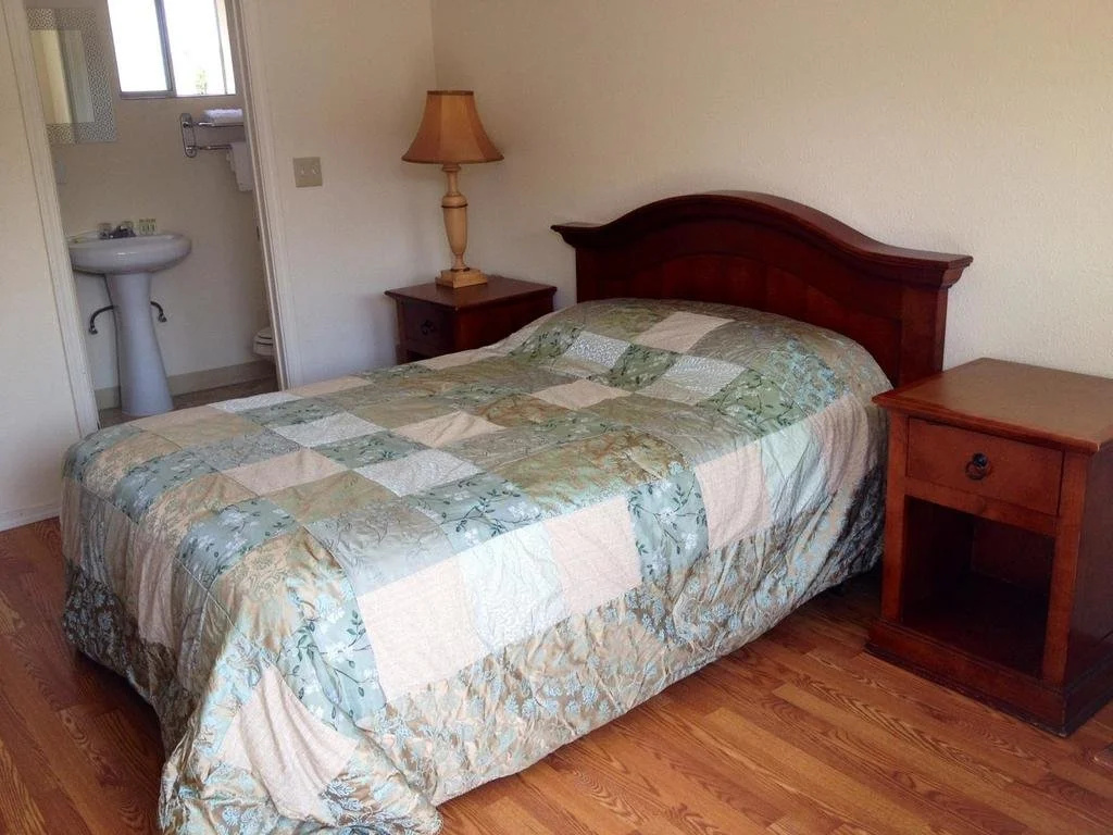 photo 1 of Sun Hill Motel