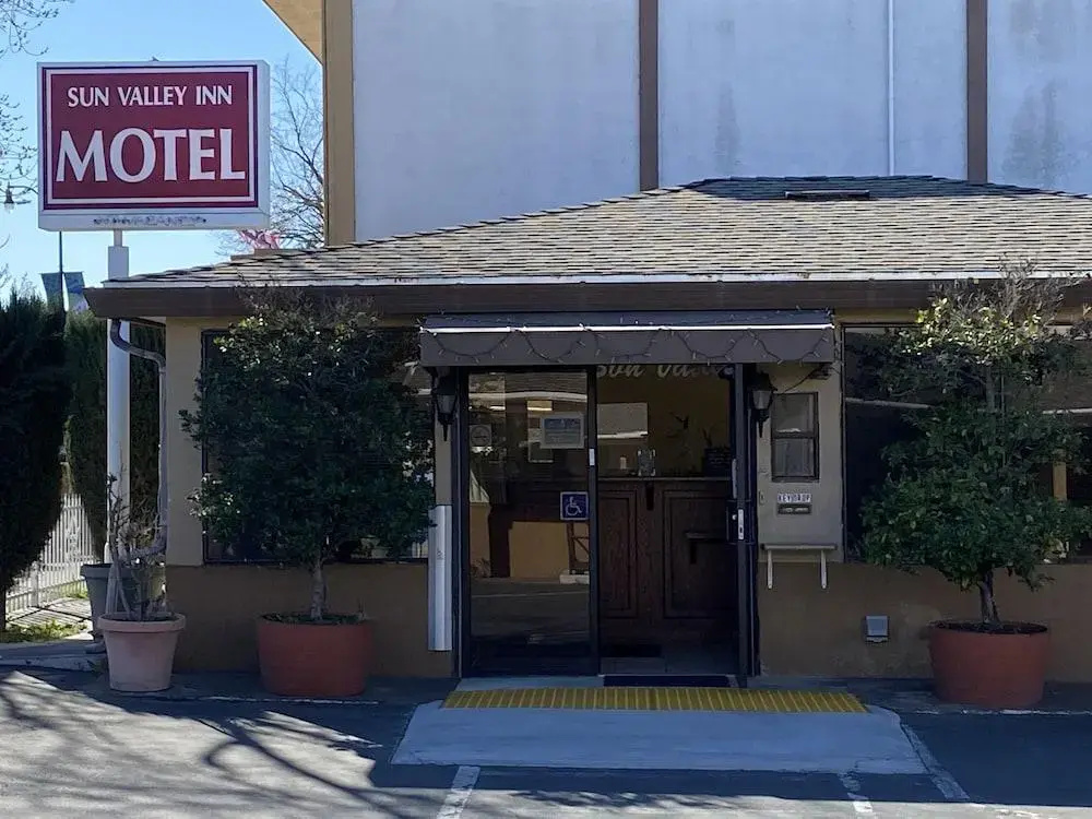 photo 1 of Sun Valley Inn