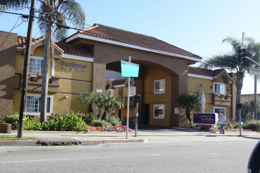 photo 1 of Sunburst Spa & Suites Motel