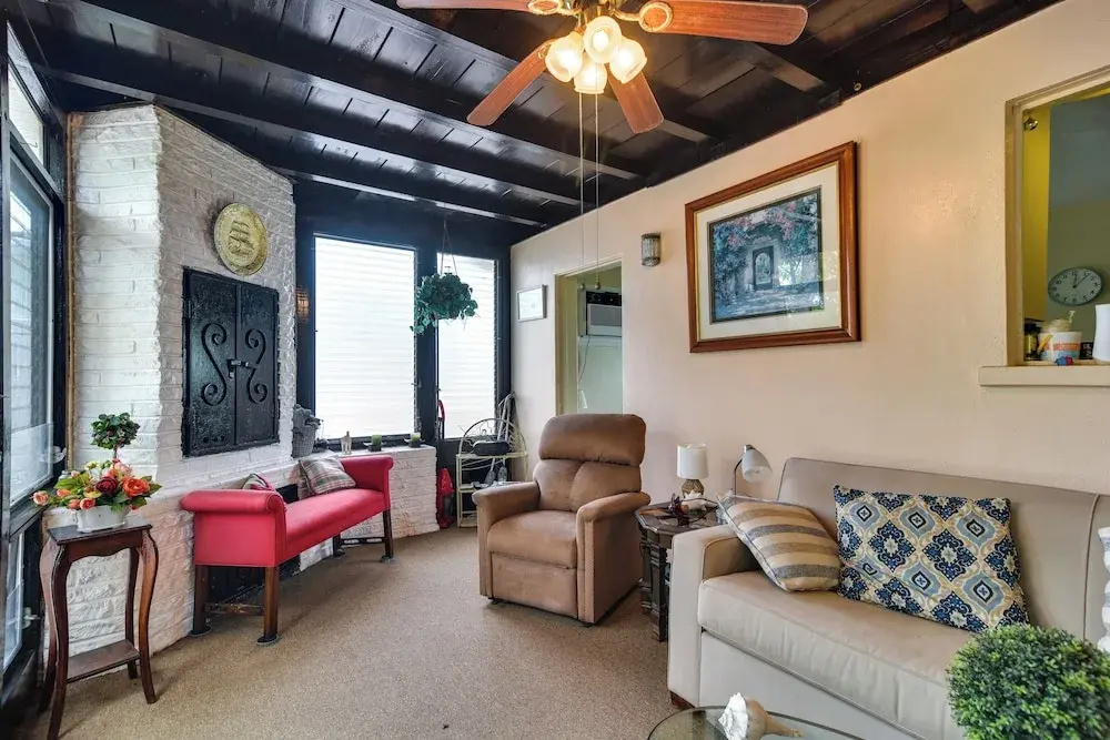 photo 1 of 1 Mi to Madeira Beach: Getaway w/ Patio & Grill