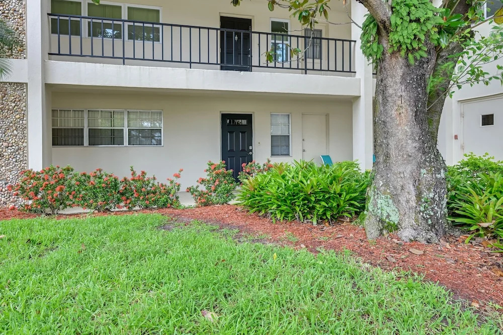 photo 1 of Sunny Sarasota Oasis w/ Private Screened Lanai