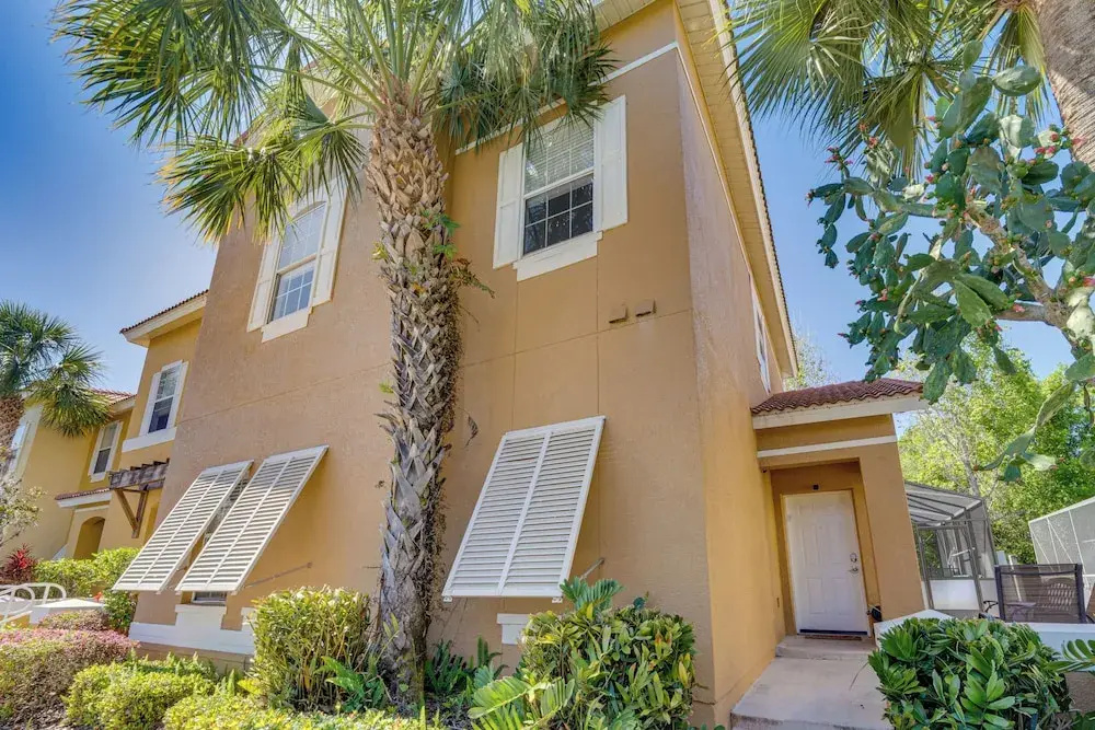 photo 1 of 8 Mi to Disney: Villa w/ Screened Pool & Lanai